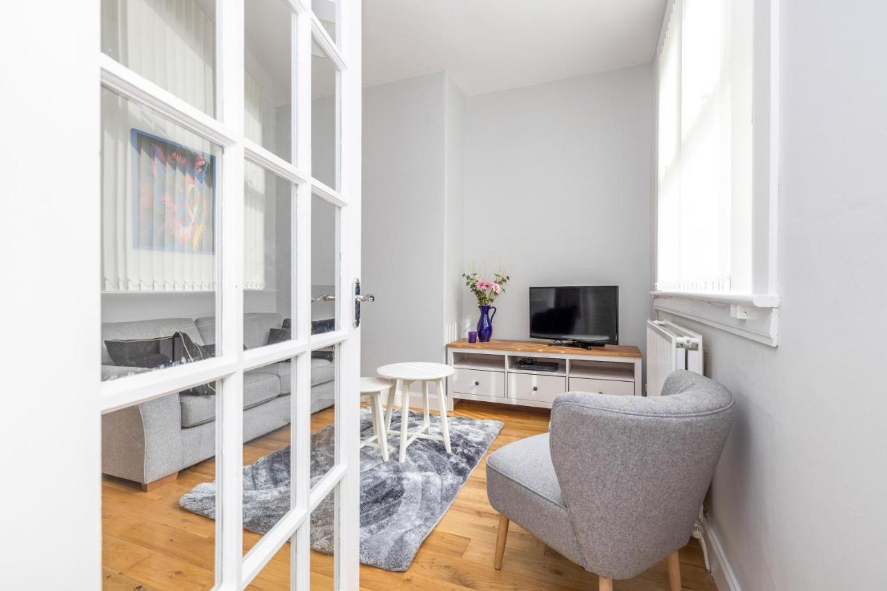 Cosy Town Centre Cottage 피블스 외부 사진
