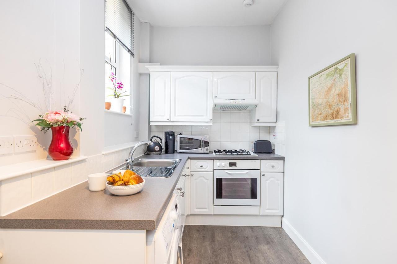 Cosy Town Centre Cottage 피블스 외부 사진